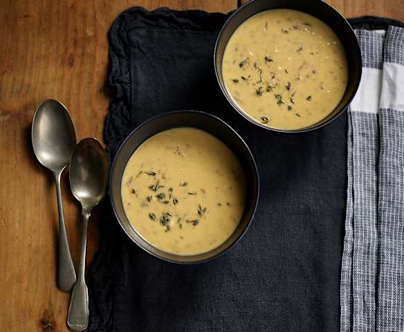 Creme de feijão branco e cogumelos