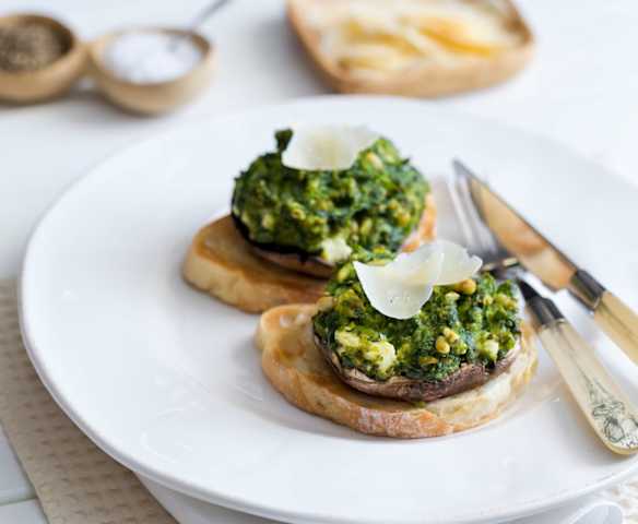 Baked spinach and feta mushrooms