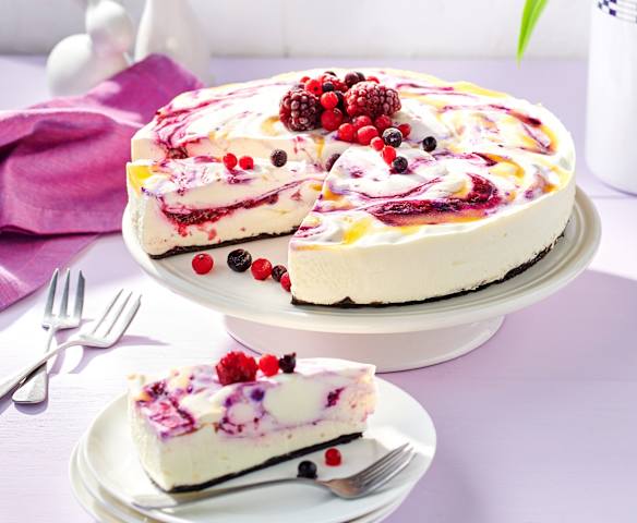 Beeren-Aprikosen-Swirl-Cake