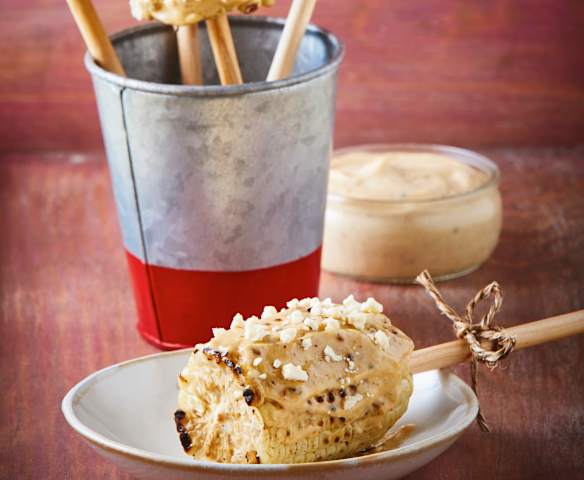 Elotes asados con mayonesa de chile