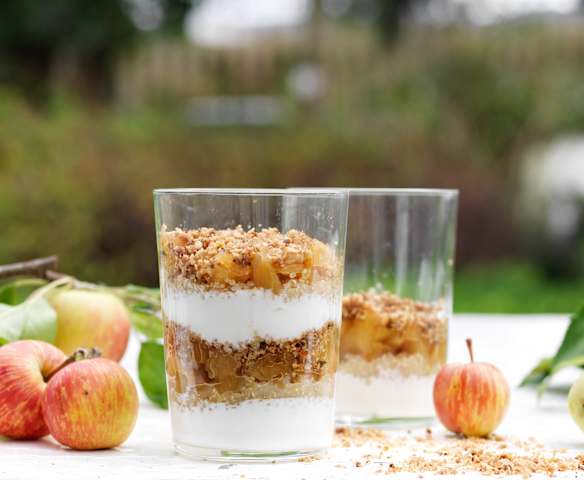 Yoghurt Parfait, Quinoa and Apple Crumble