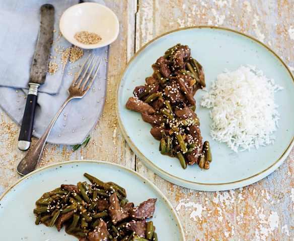 Salteado de vitela com legumes Salteado de vitela com legumes