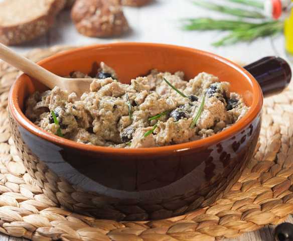 Filetto di maialino con olive nere