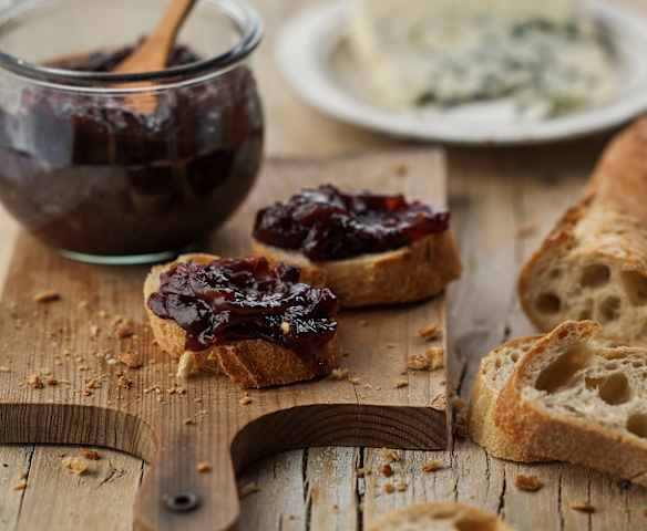 Chutney van gekarameliseerde rode uien