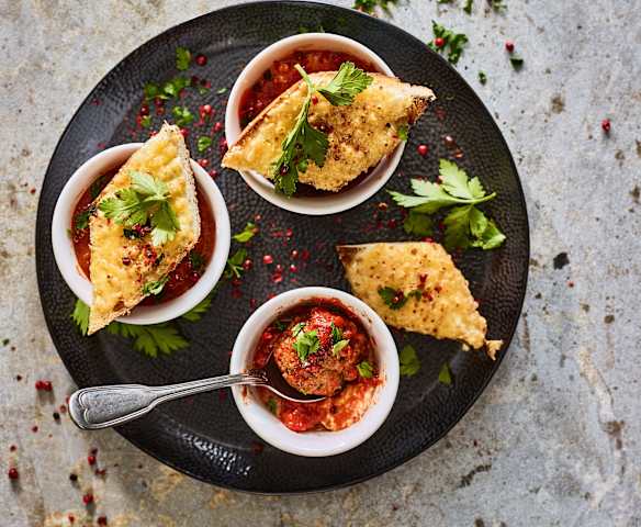 Kokotky s polévkou s masovými kuličkami