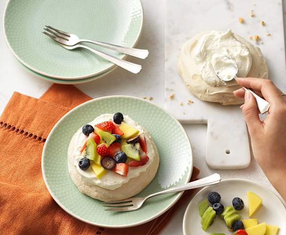 Aquafaba Pavlova