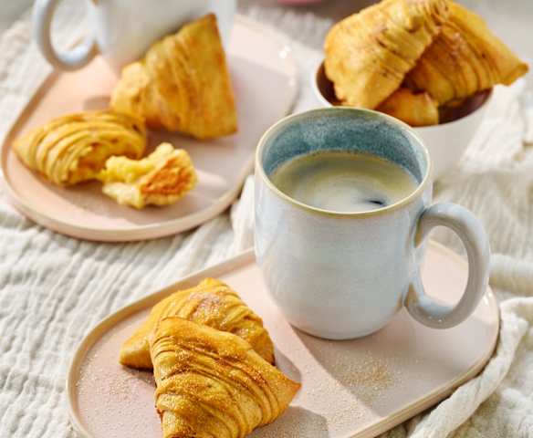 Knusperhörnchen mit Grieß-Aprikosen-Füllung