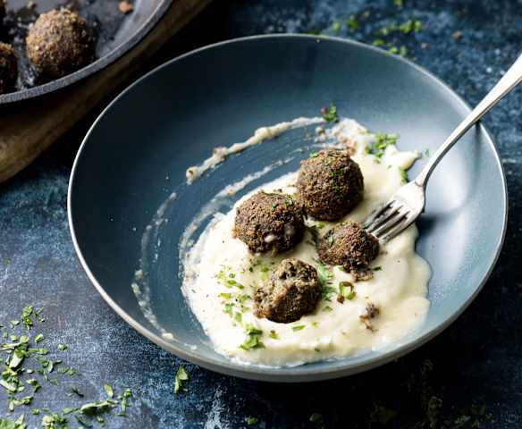 Polpette di lenticchie e funghi con purè di cavolfiore
