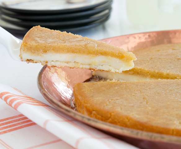 Sweet cheese pastry (knafeh)