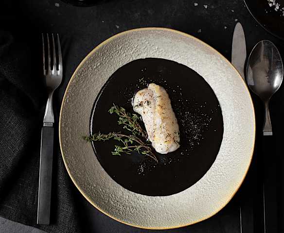 Emulsión de marmitako negro con rape