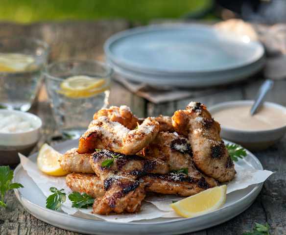 Grillowane skrzydełka w marynacie cytrynowo-pieprzowej