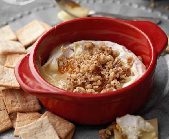 Baked Camembert with Mandarin Jam and Herb Crackers