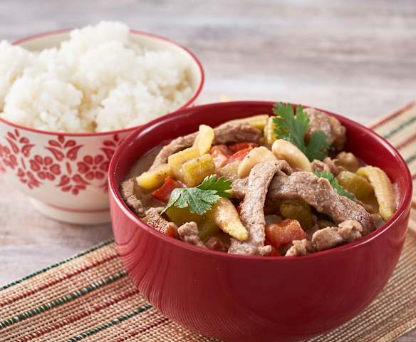 Curry tailandés de ternera con arroz glutinoso