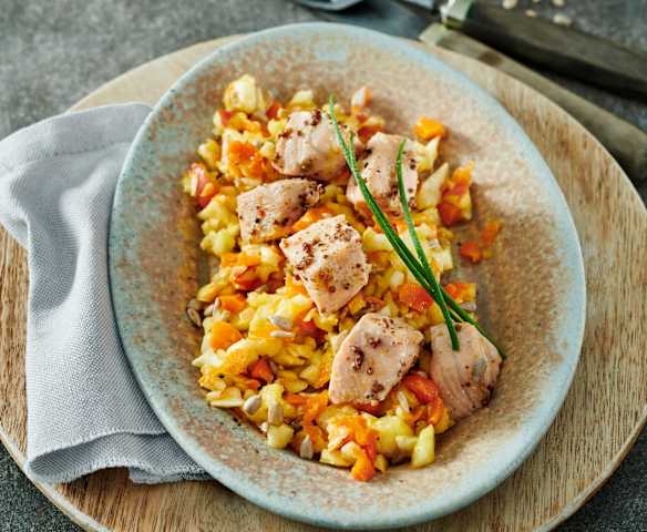 Sellerie-Möhren-Salat mit Lachs