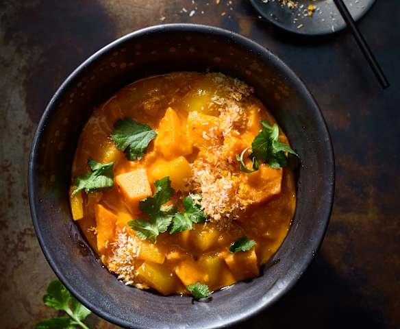 Veganes Zitronengras-Süßkartoffel-Curry Veganes Zitronengras-Süßkartoffel-Curry