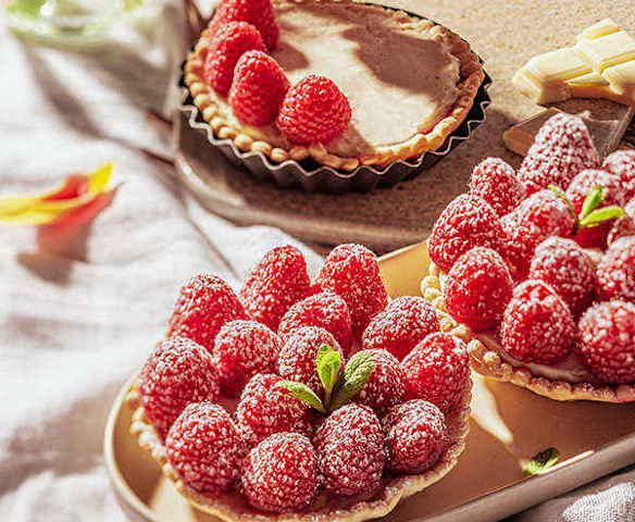 Tartelettes aux framboises et ganache montée au thé jasmin