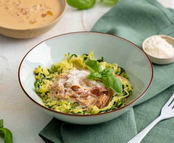 Spaghetti z cukinii w śmietanowym sosie z boczkiem (TM6, TM7)