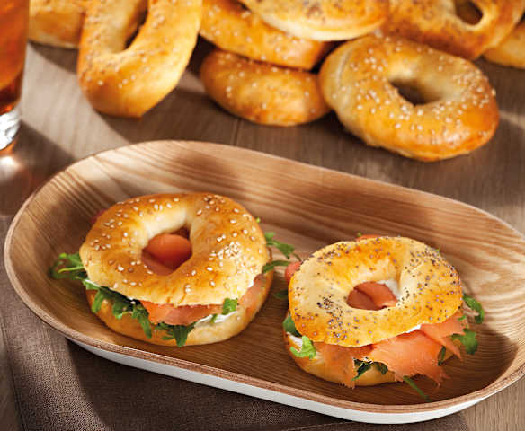 Bagel con salmone affumicato e rucola Bagel con salmone affumicato e rucola