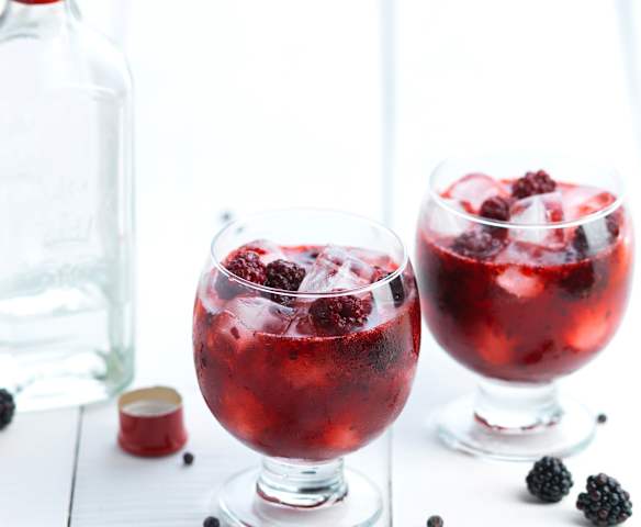 Gin de amora e zimbro Gin de amora e zimbro
