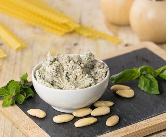 Pesto alle erbe aromatiche
