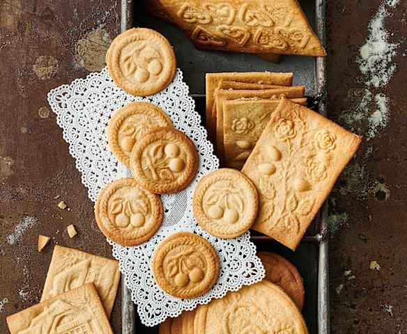Tirggel (Biscotti speziati di Zurigo) Tirggel (Biscotti speziati di Zurigo)