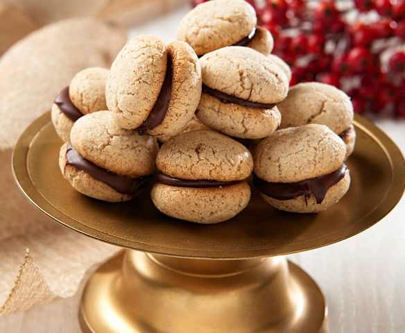 Baci di dama (Hazelnut Kiss Cookies)