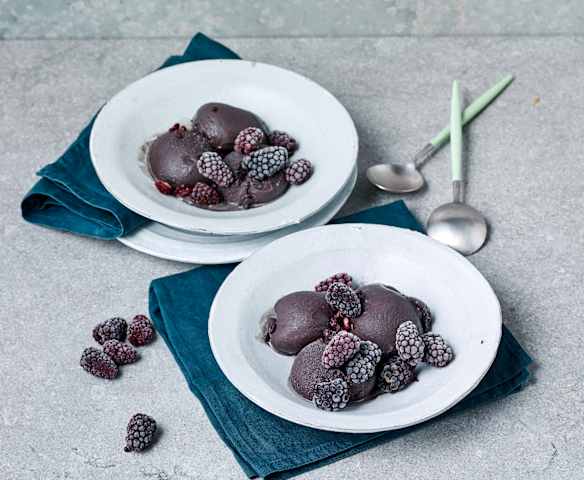 Liquorice ice cream with blackberries (George Calombaris)