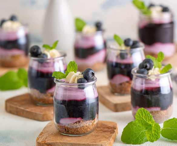 Deser jagodowy w słoiczkach