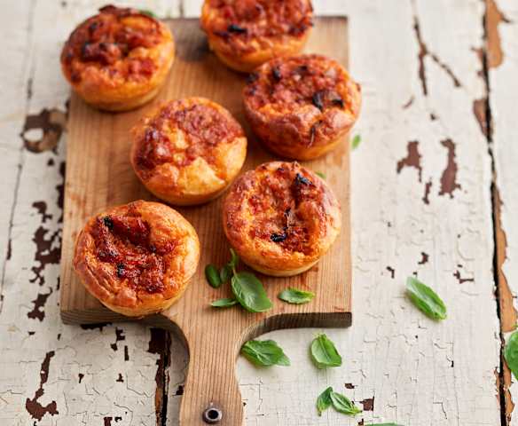 Queques de piza com pepperoni Queques de piza com pepperoni