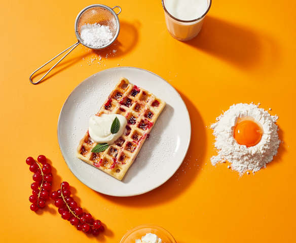 Johannisbeerwaffeln mit Vanillecreme