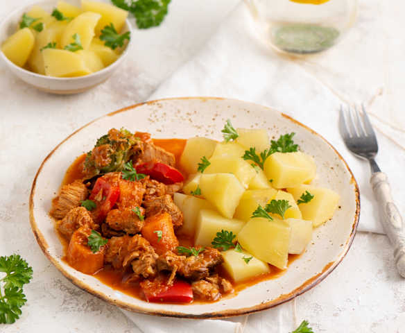 Gulasz z ziemniakami