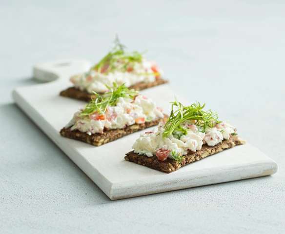 Quark and herb spread