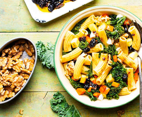 Ensalada de pasta con mango y frutos secos Ensalada de pasta con mango y frutos secos