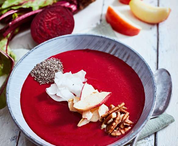 Pink Smoothie Bowl mit roter Bete
