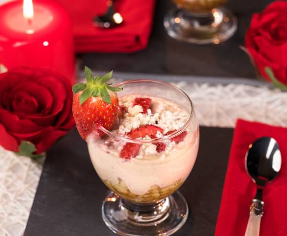 Coppa degli innamorati cioccolato bianco e fragole