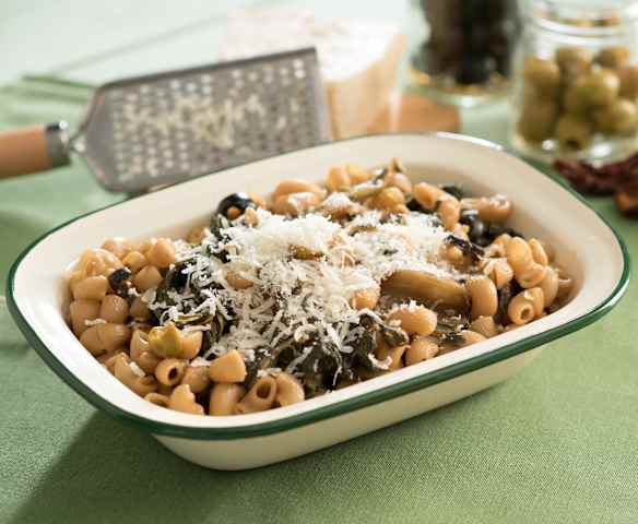 Coditos con acelgas y aceitunas