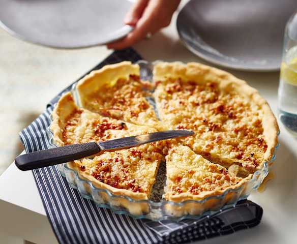 Tarte aux oignons, lardons et fromage