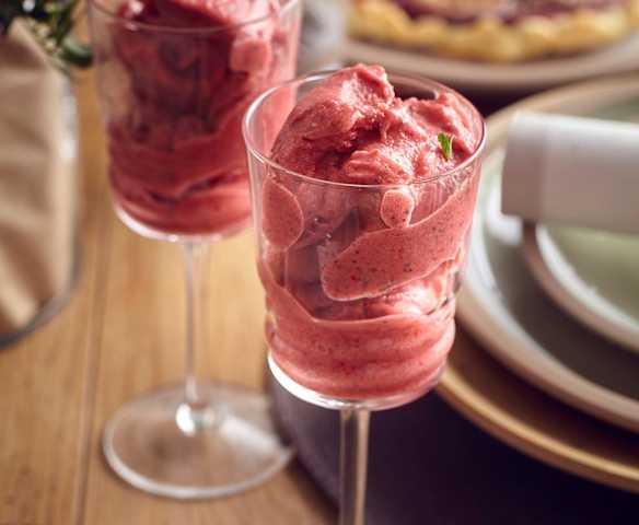 Sorbetto alle fragole, zenzero e semi di chia