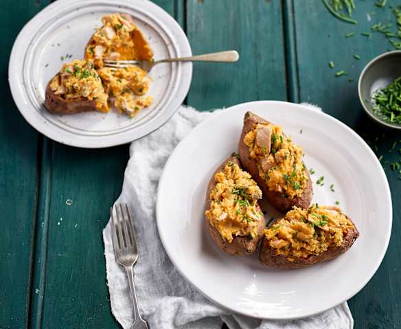 Batata-doce recheada com salmão