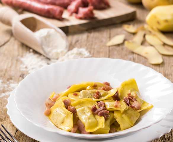 Casoncelli ripieni di salsiccia e patate