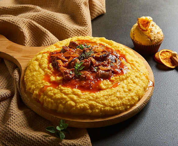 Menù: Polenta con sugo di salamelle e funghi; Muffin all'arancia e nocciole (Bimby Friend) Menù: Polenta con sugo di salamelle e funghi; Muffin all'arancia e nocciole (Bimby Friend)