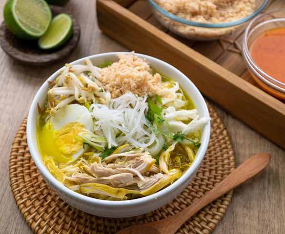 Soto Ayam (Turmeric chicken soup)