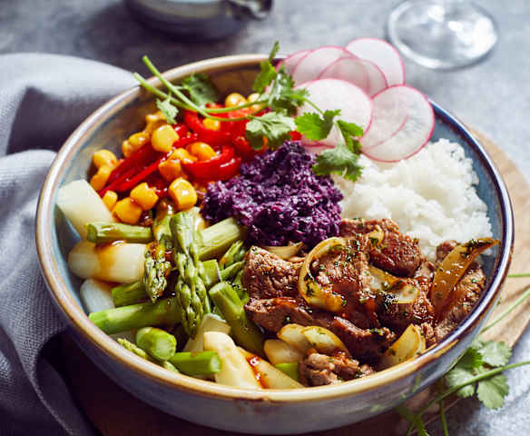 Bunte Spargelbowl mit Jasminreis