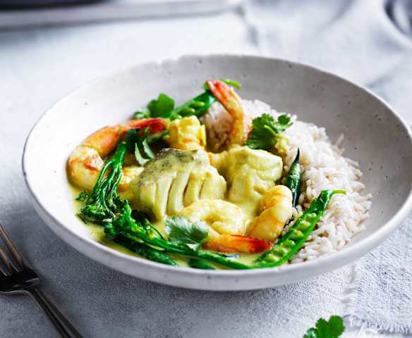 Coconut turmeric fish curry