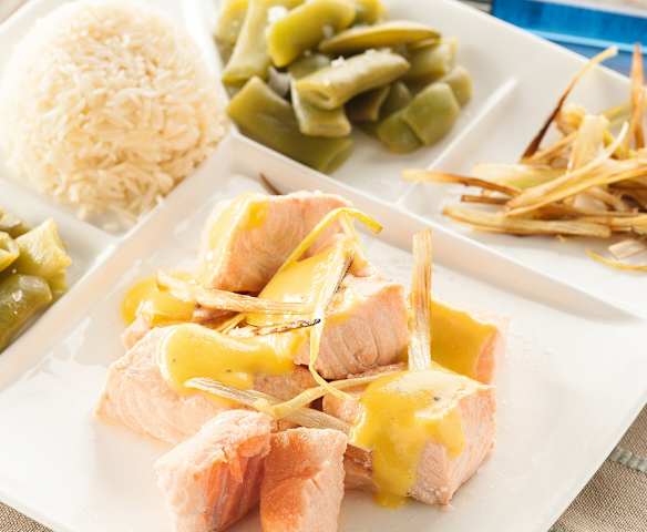 Salmón con salsa de naranja