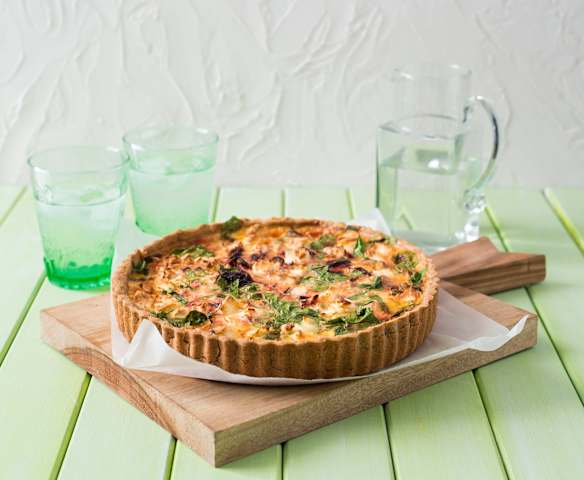 Quiche s fetou a červenou řepou