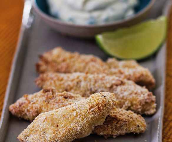 Peixe crocante com maionese de coentro Peixe crocante com maionese de coentro