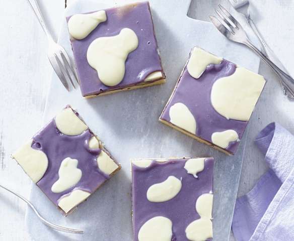 Lila Kuhflecken-Kuchen