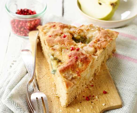 Focaccia mit Birnen und Gorgonzola