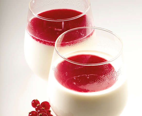 Yogur líquido con coulis de fruta